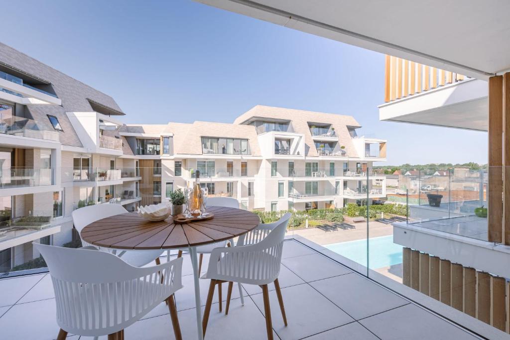 Huswell - Nice apartment with pool, parking & private spa, Nieuwpoort