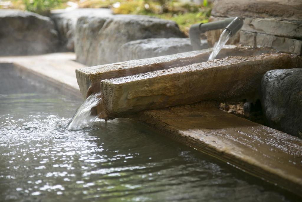 Open air bath