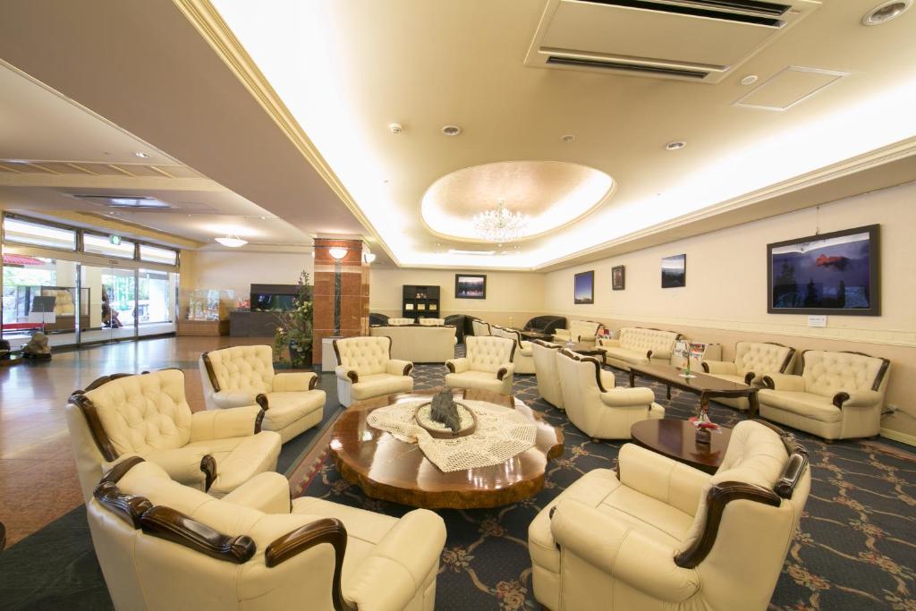 Shared lounge/TV area
