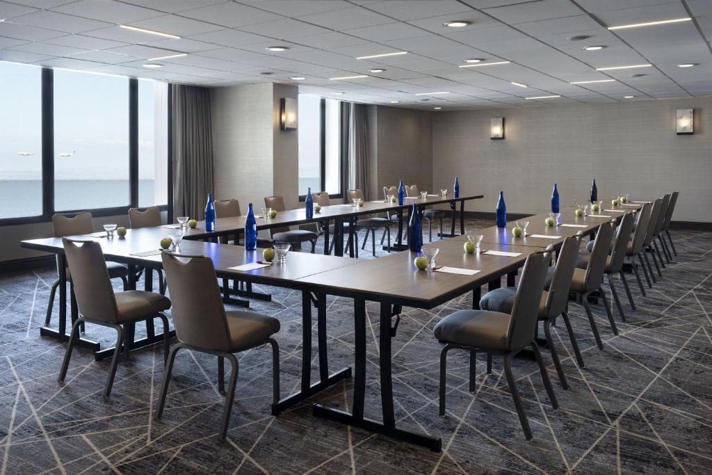 Sala de reuniões / Salões de baile