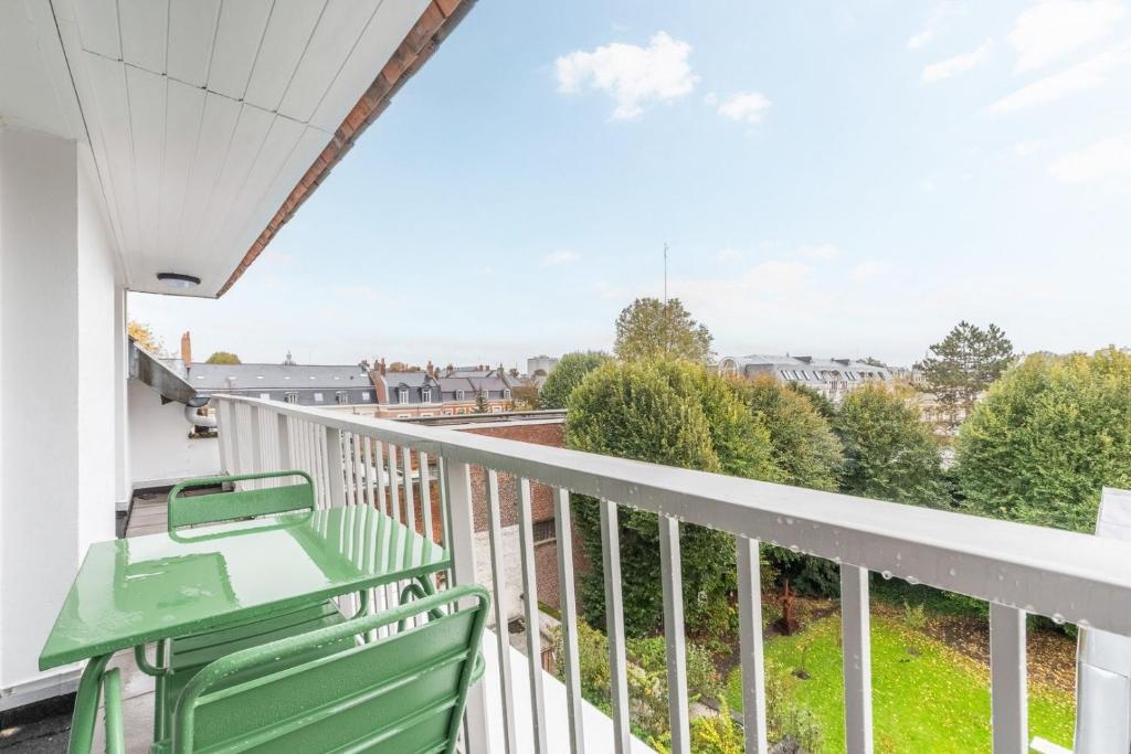 One bedroom apartment with balcony and a view - 2