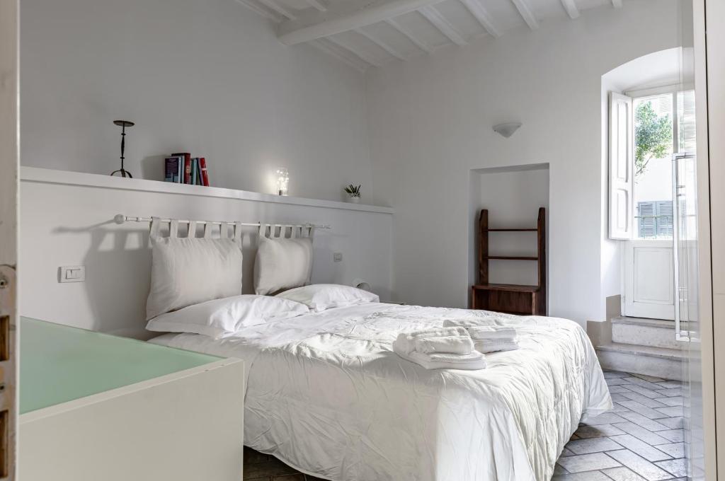 GuestHost - Urban Oasis - Central Apartment with Garden - 4