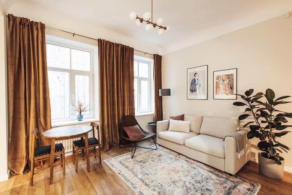 Newly renovated cozy 2 bedroom apartment, Rīga