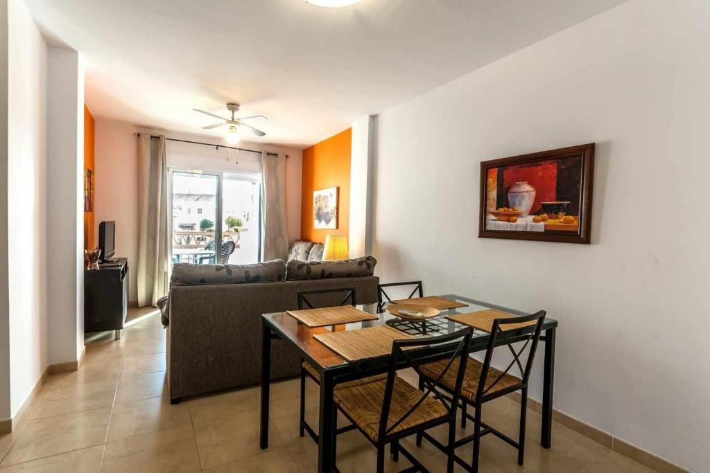 Apartamento 2 Dormitorios y Terraza - 4