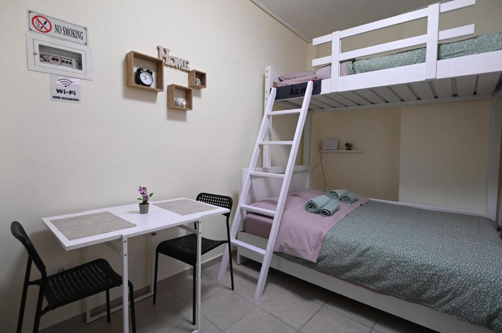 Modern studio at Thessaloniki, Soluň