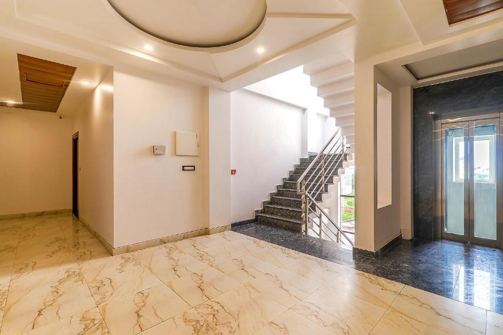 フロント・ロビー