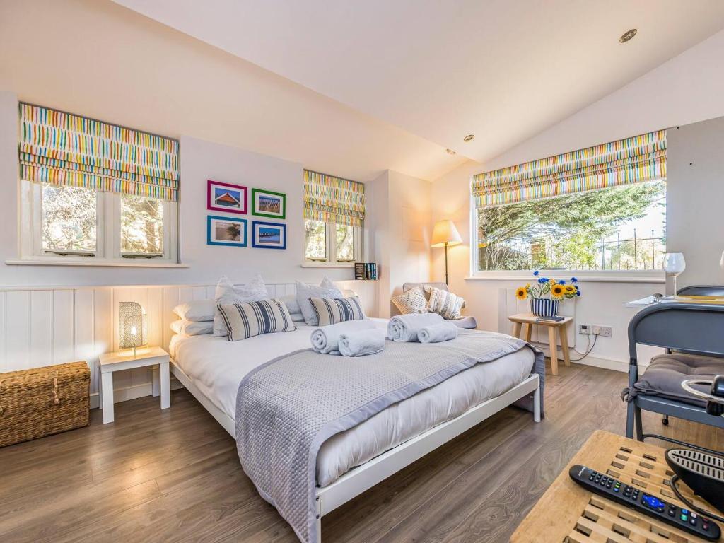 Pass the Keys Delightful Studio in West Ashling, Chichester