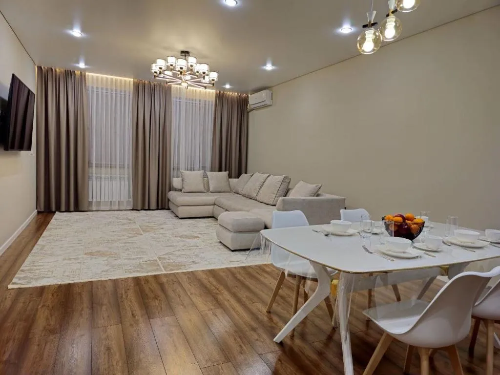 Элитная 2х комнатная квартира в ЖК Куралай, hotel v Qyzylordě