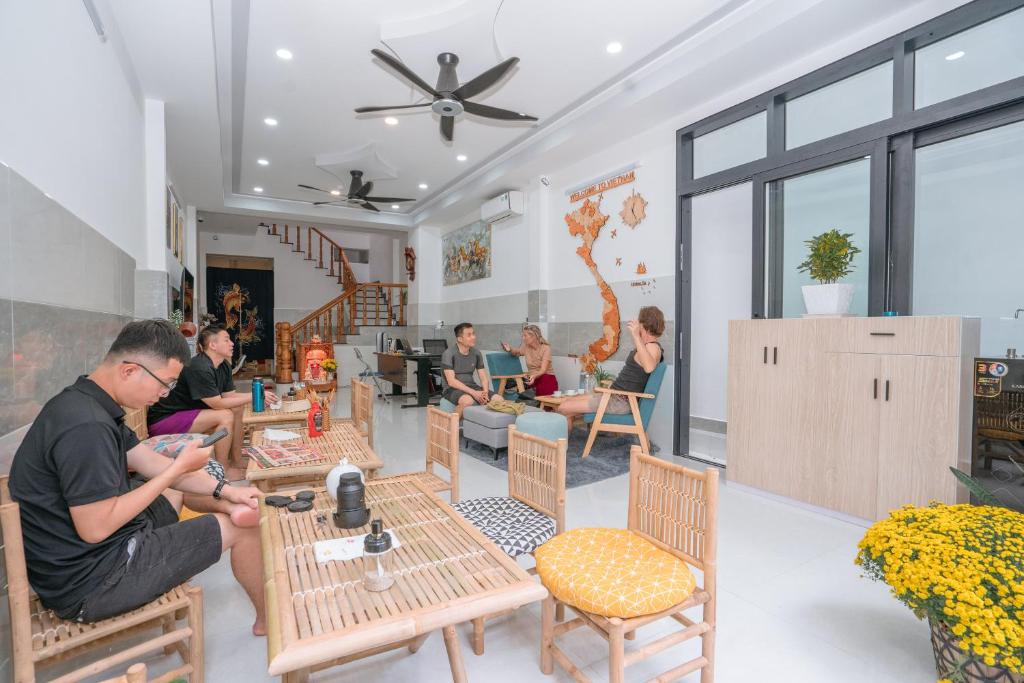 アロハ サイゴン ホステル バイ ローカル エキスパーツ ニューリー オープンド アンド レス ツーリスティー (ALOHA SAIGON HOSTEL by Local Experts - Newly Opened and Less Touristy)