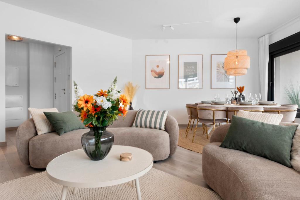 Modern 3-bedroom family apartment Estepona Centre - 4