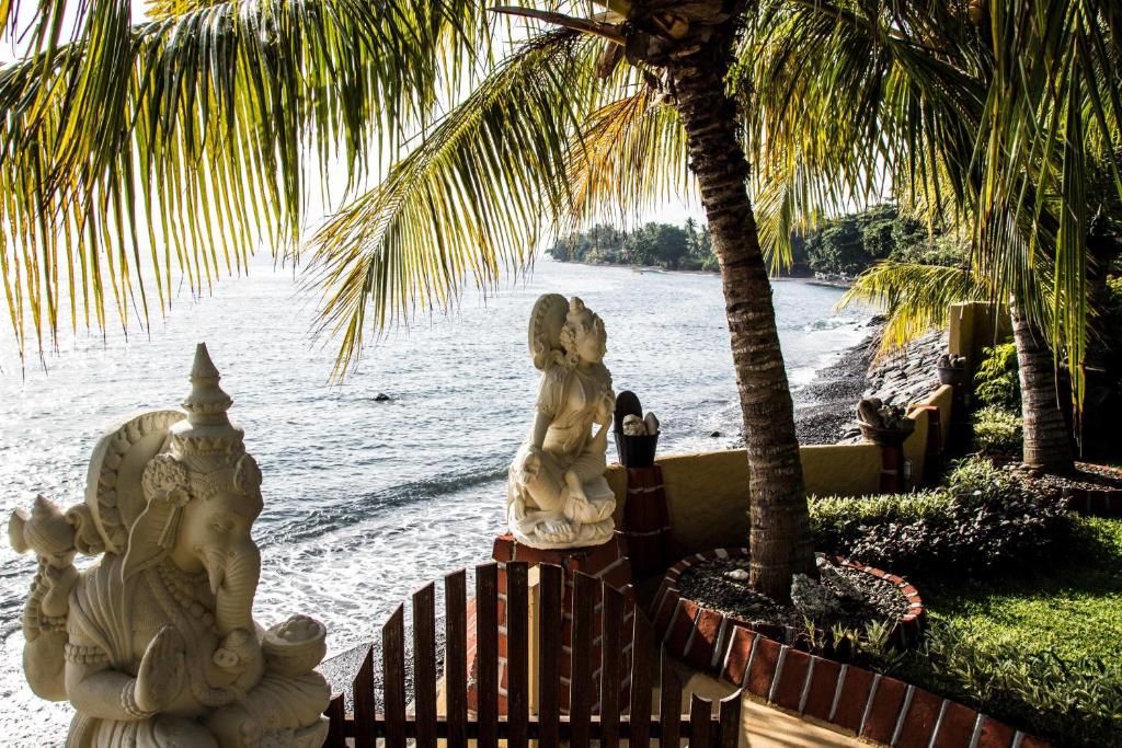 Teluk Indah Beach & Pool Villa photo