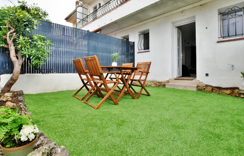 studio grand confort centre ville grande terrasse - 5