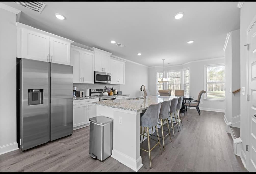 The Arches, Lawrenceville