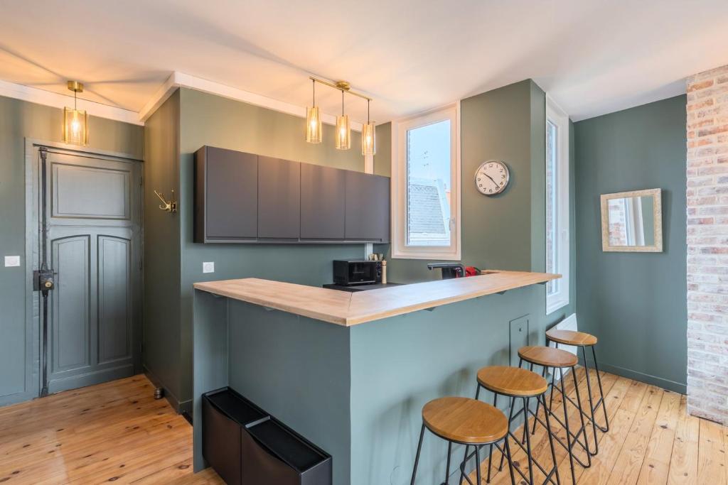 Charming 2 bedroom apartment - Old Lille - 4