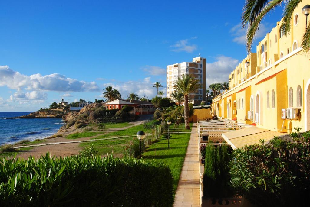 Beautiful home 50m private beach Campello Alicante long-term rental only - 2
