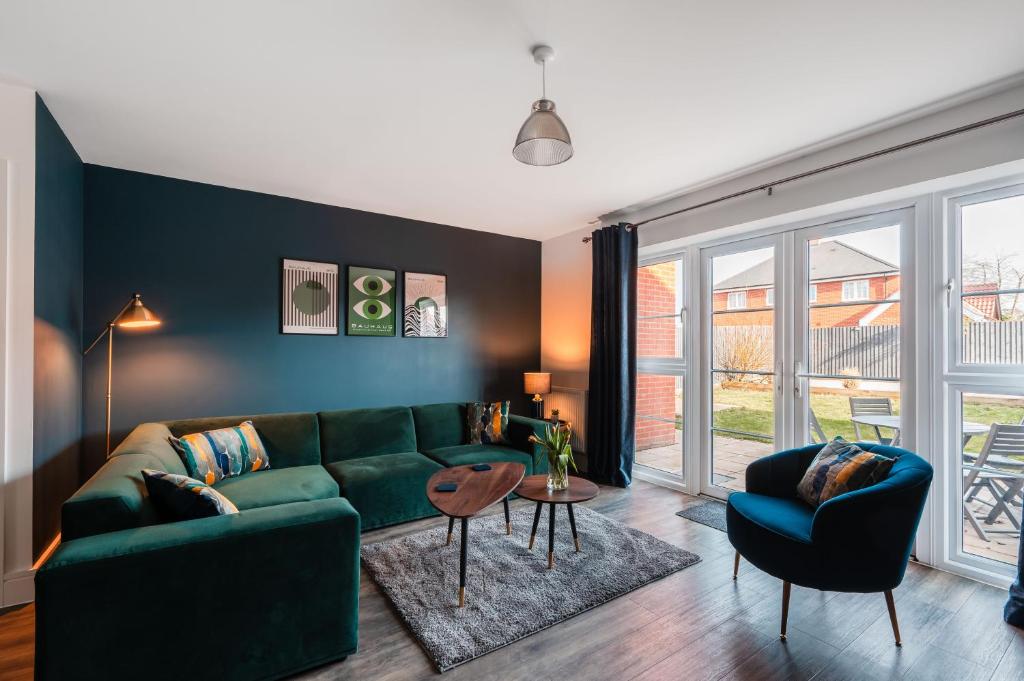 4 Bed, 3 Bath in Colchester - Business, Contractor and Leisure - Singles or Superkings - Disc0unts, Colchester