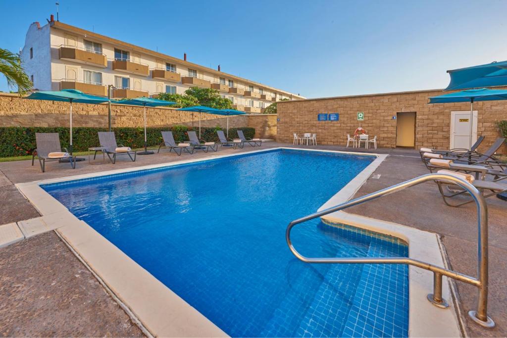 スイミングプール