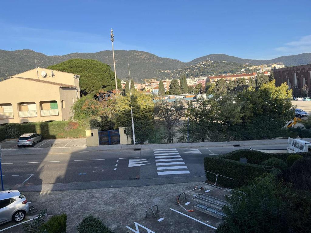 Appartement climatisé à Cavalaire-sur-Mer, 2 pièces, parking privé, proche plages et commerces - FR-1-226B-181 - 2
