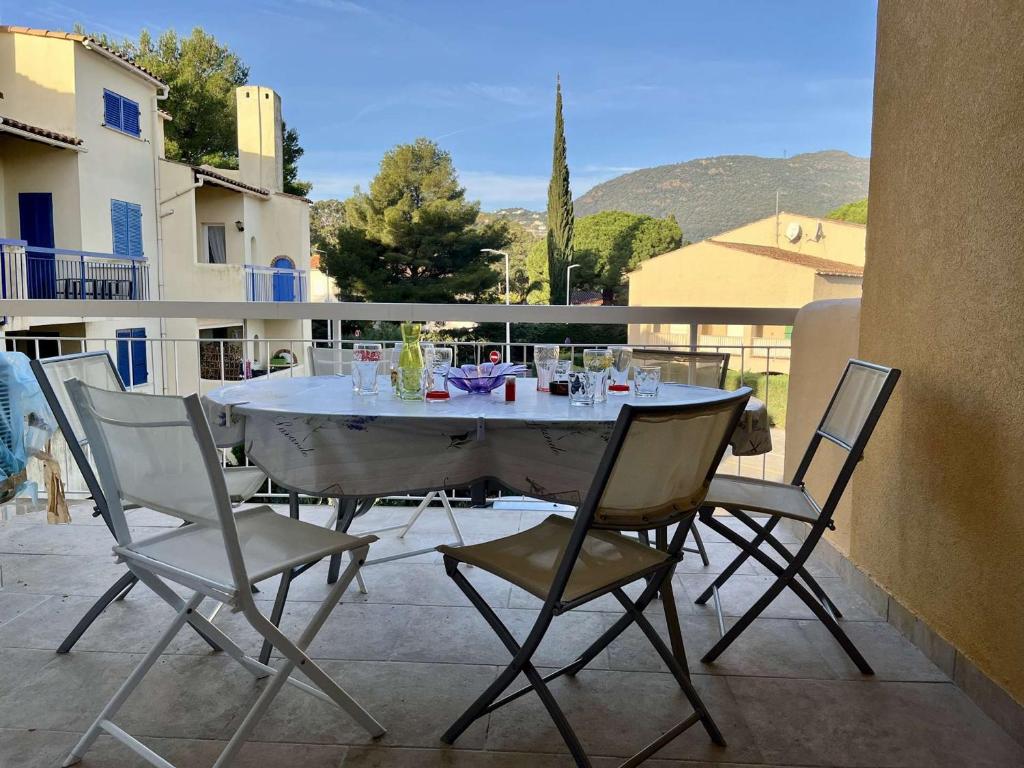 Appartement climatisé à Cavalaire-sur-Mer, 2 pièces, parking privé, proche plages et commerces - FR-1-226B-181 - 1