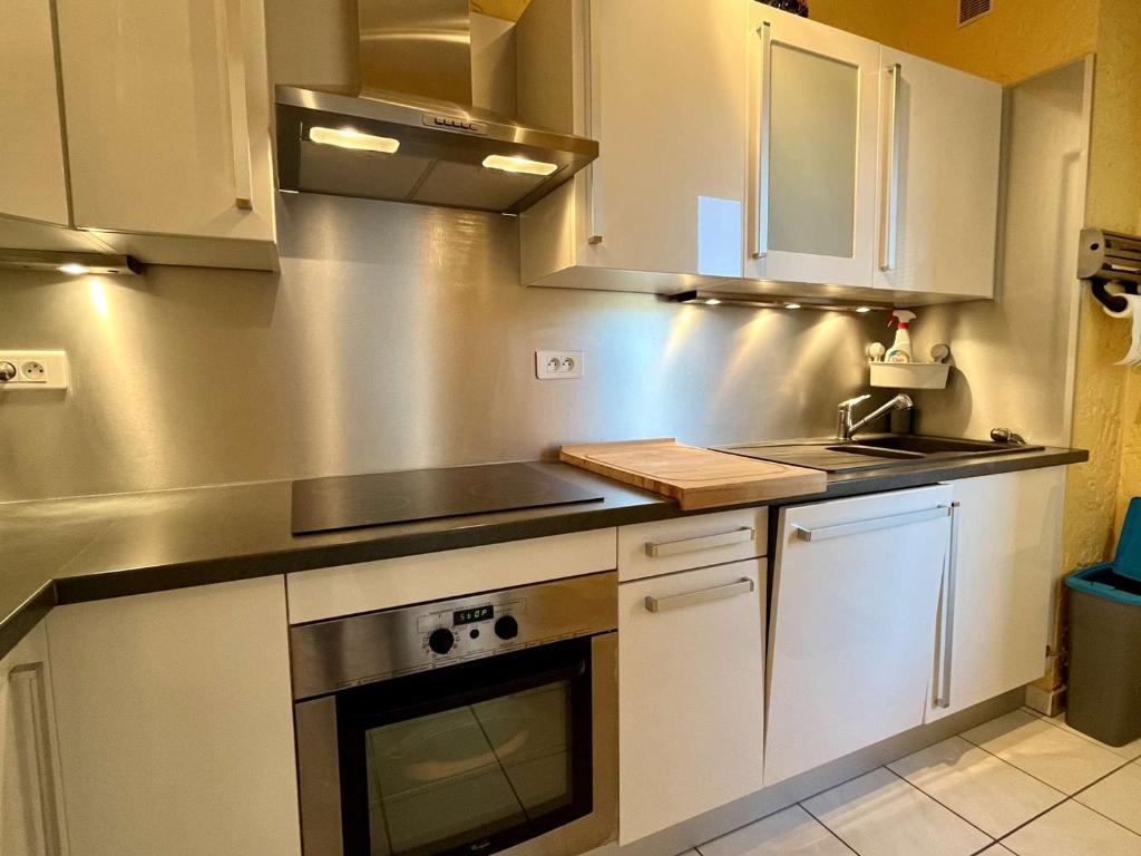Appartement climatisé à Cavalaire-sur-Mer, 2 pièces, parking privé, proche plages et commerces - FR-1-226B-181 - 3