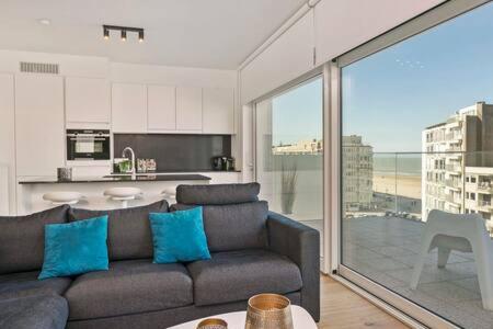 Huswell - New apartment near the beach with stunning seaview, Ostende