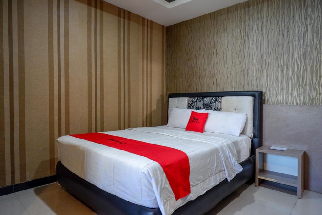 RedDoorz at Jalan Emmy Saelan Palu, Palu
