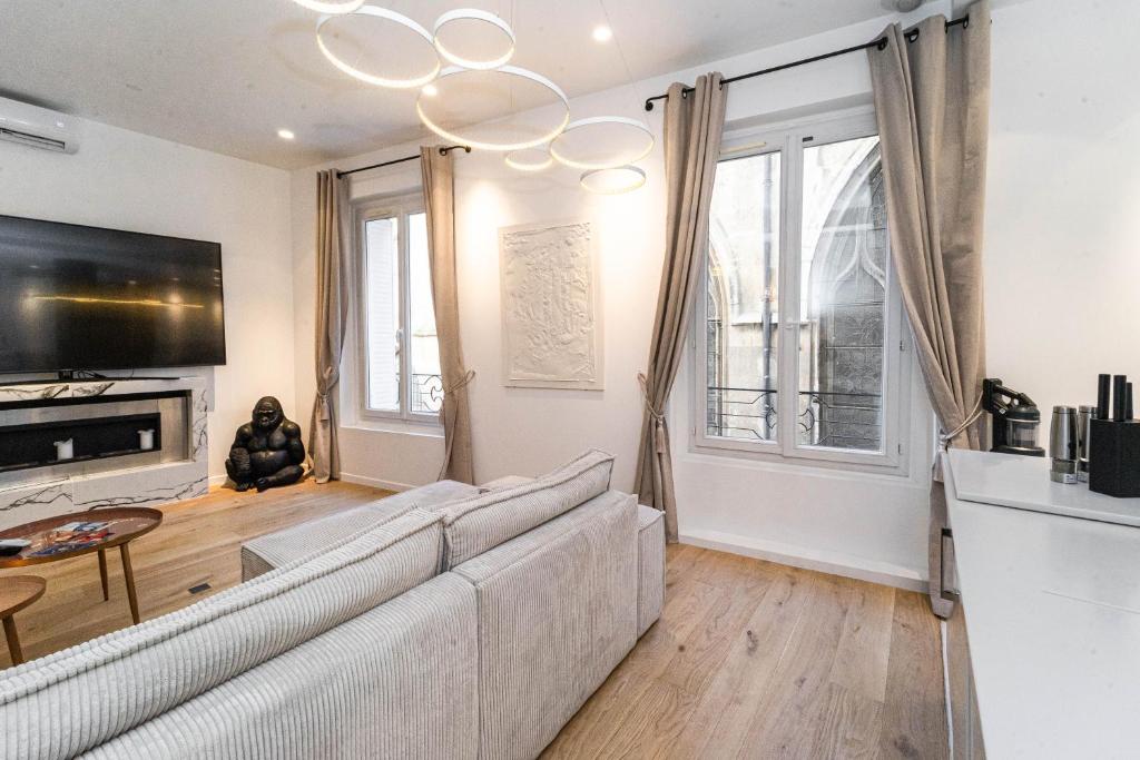 Pick A Flat's Apartment in Notre-Dame de Paris - Rue Saint-Séverin - 2