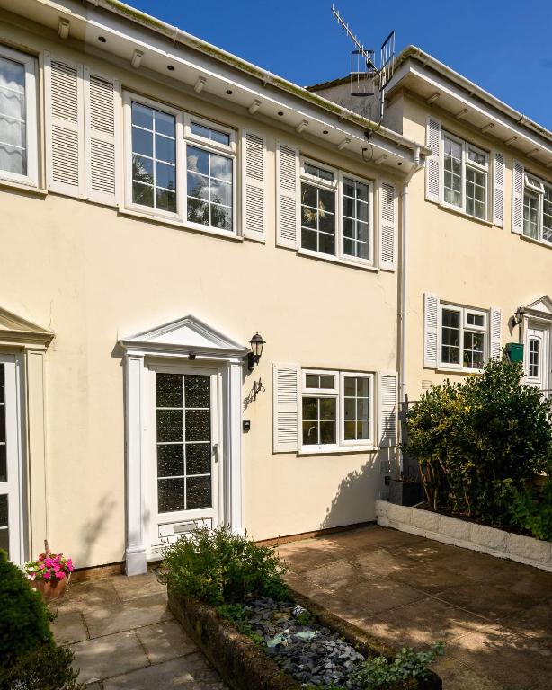 Coastal Haven - 2-bedroom dog-friendly cottage on Marlborough Road Ilfracombe
