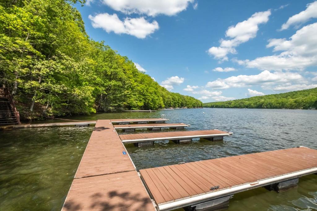 Lured by the Lake, Swanton