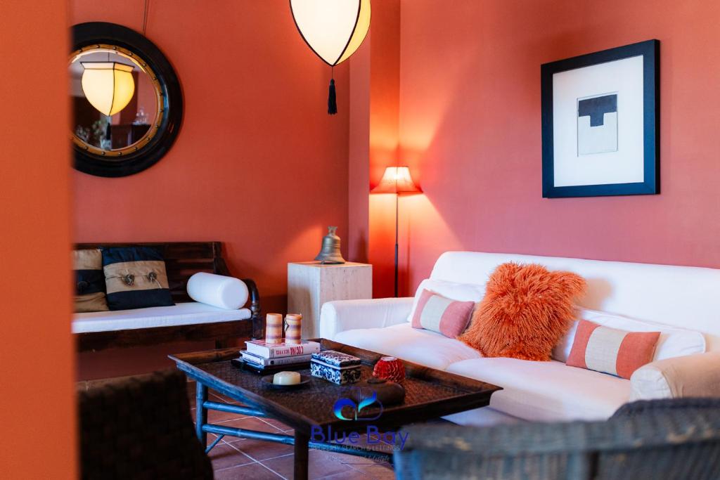 Al Alba Townhouse with Community Pool and Padel - 2