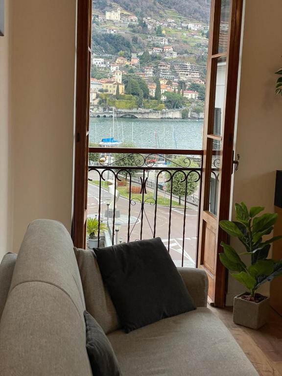Lakeside Apartment - 4