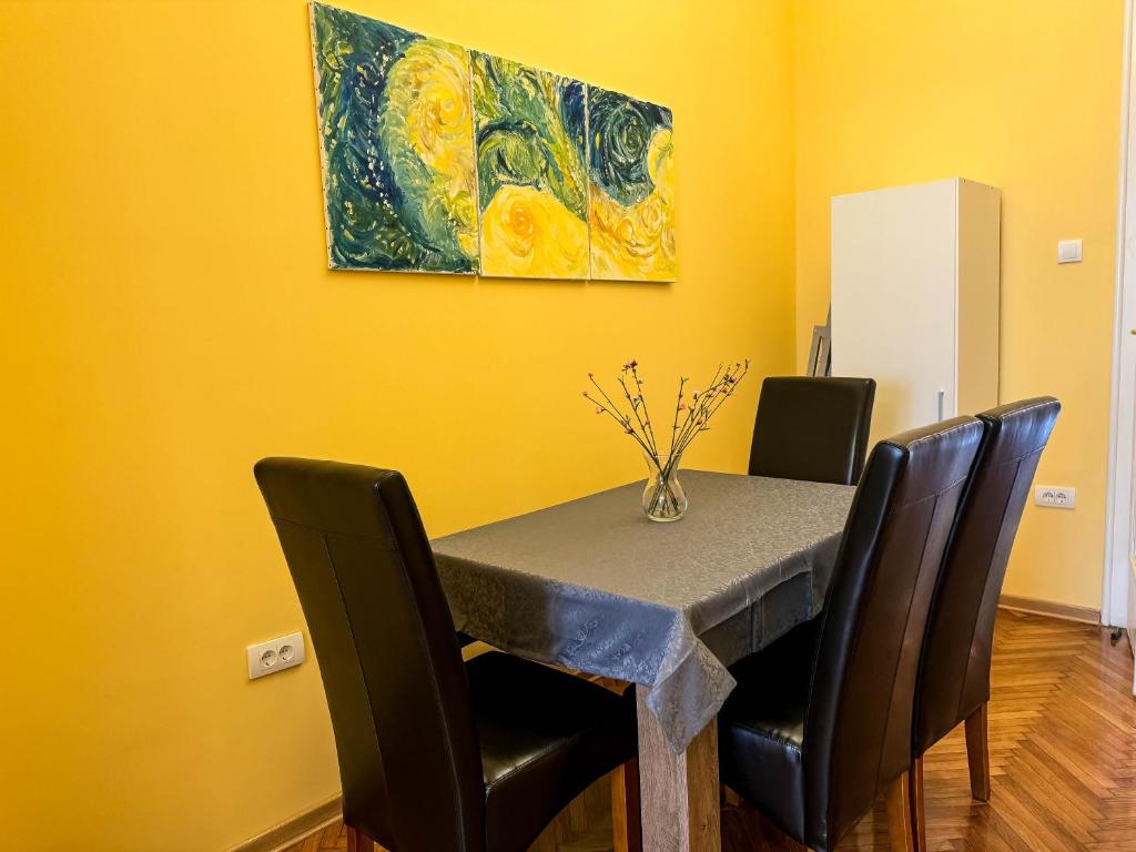 Daniel's Apartment - 2