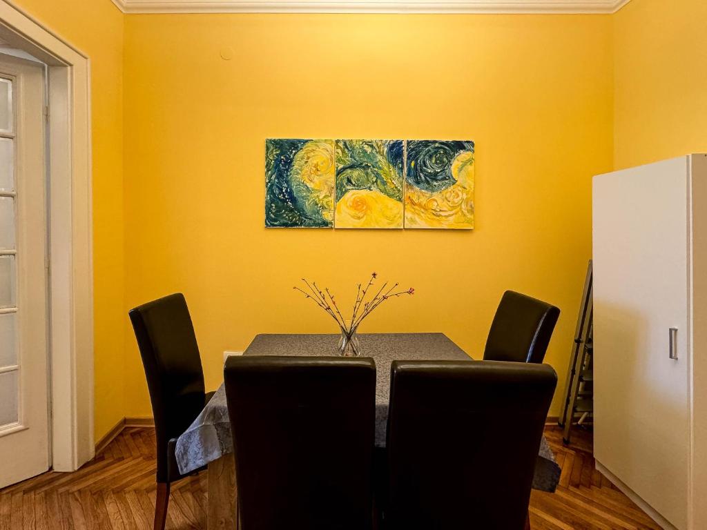 Daniel's Apartment - 3