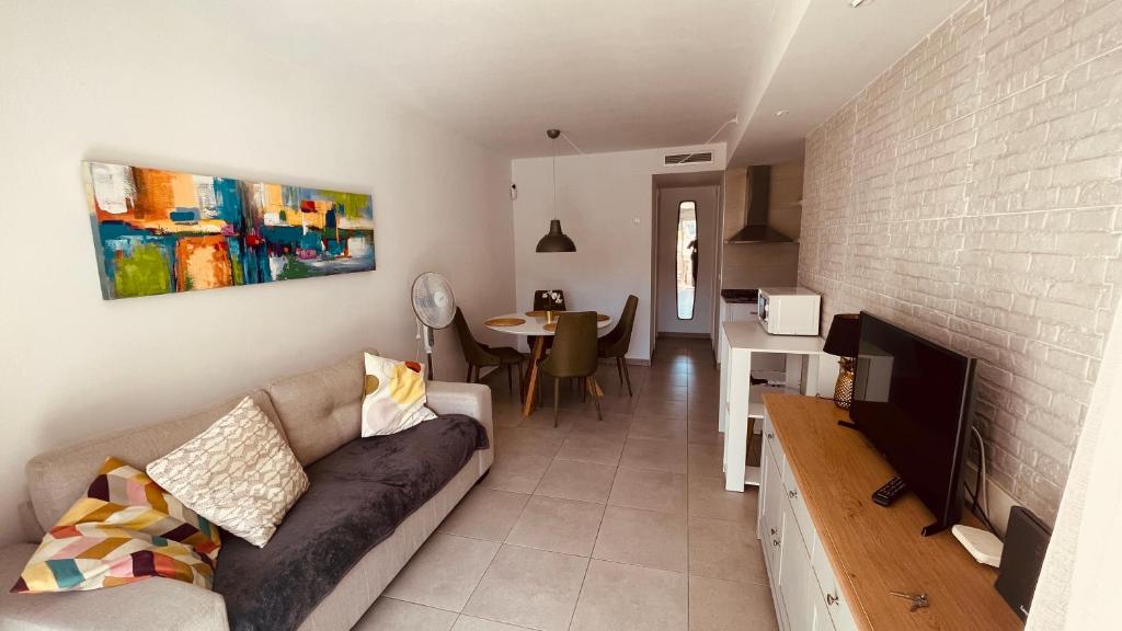 Rising Sun- Bright 1BR Apartment with Pool & Terrace, Steps from Corralejo Beach - 4