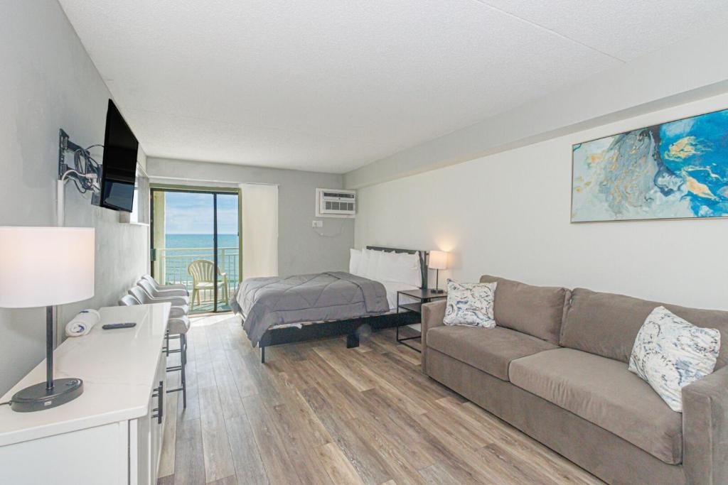 Beautiful Oceanfront Queen Suite-Recently Updated! Sea Mist 20407, Myrtle Beach