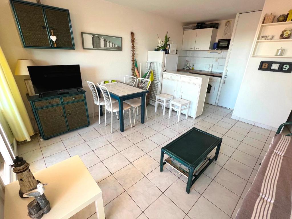 LES TERRASSES DE SAVANNA Joli 2 pièces cabine piscine Rochelongue Cap d'Agde - 2