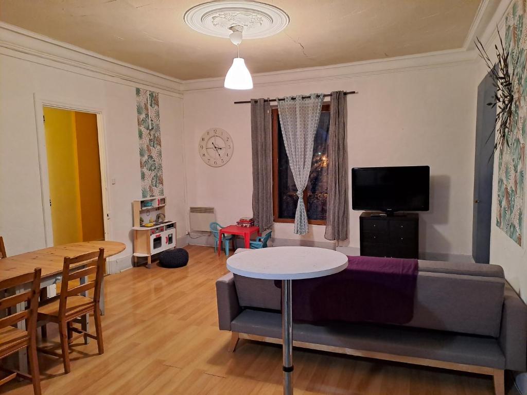 Appartement centre ville de la mure - 1