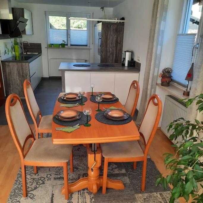 Ferienhaus-Ferienwohnung Weitblick mit Garten und malerischem Bergpanorama - 5