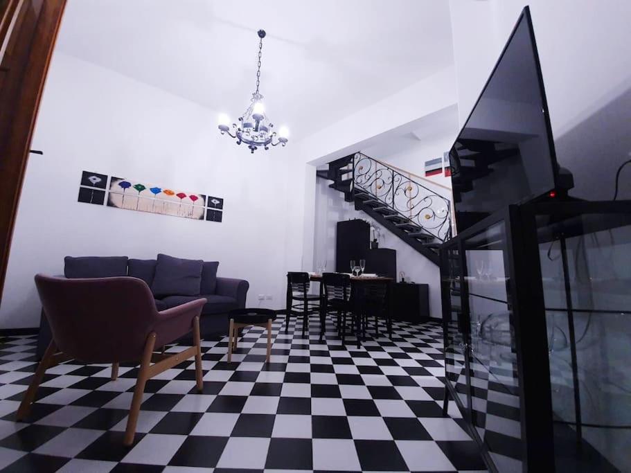 Casa vacanze a Nicolosi - Etna - Black and White - 3