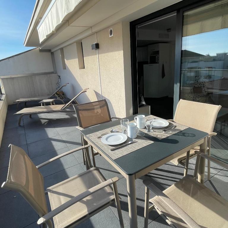 Top Floor Secret Garden, Cannes - 3