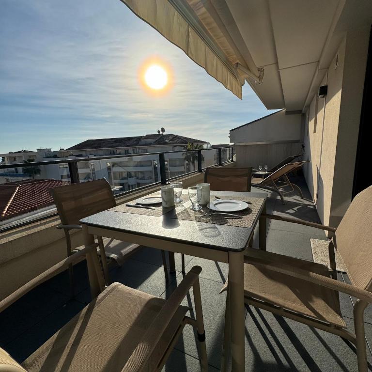 Top Floor Secret Garden, Cannes - 4