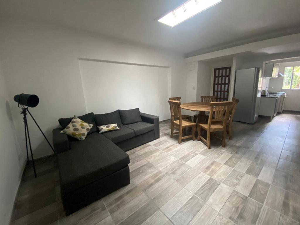 Depto 2 dormitorios en zona residencial - 1