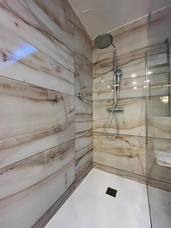 Golden house - JACUZZI - 4