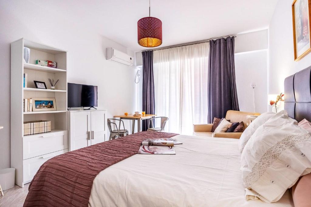 Sunterrace Loft-Triana's Star, 10' from city center! - 3