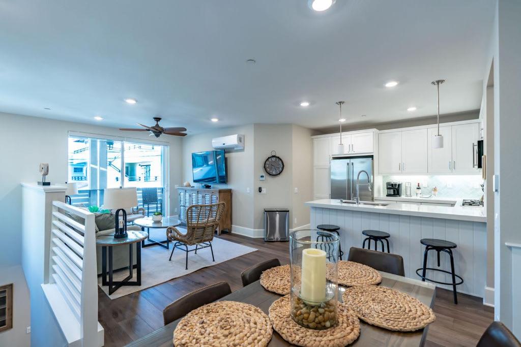 Pristine and Luxe, Steps to Mission Beach and Bay!, San Diego