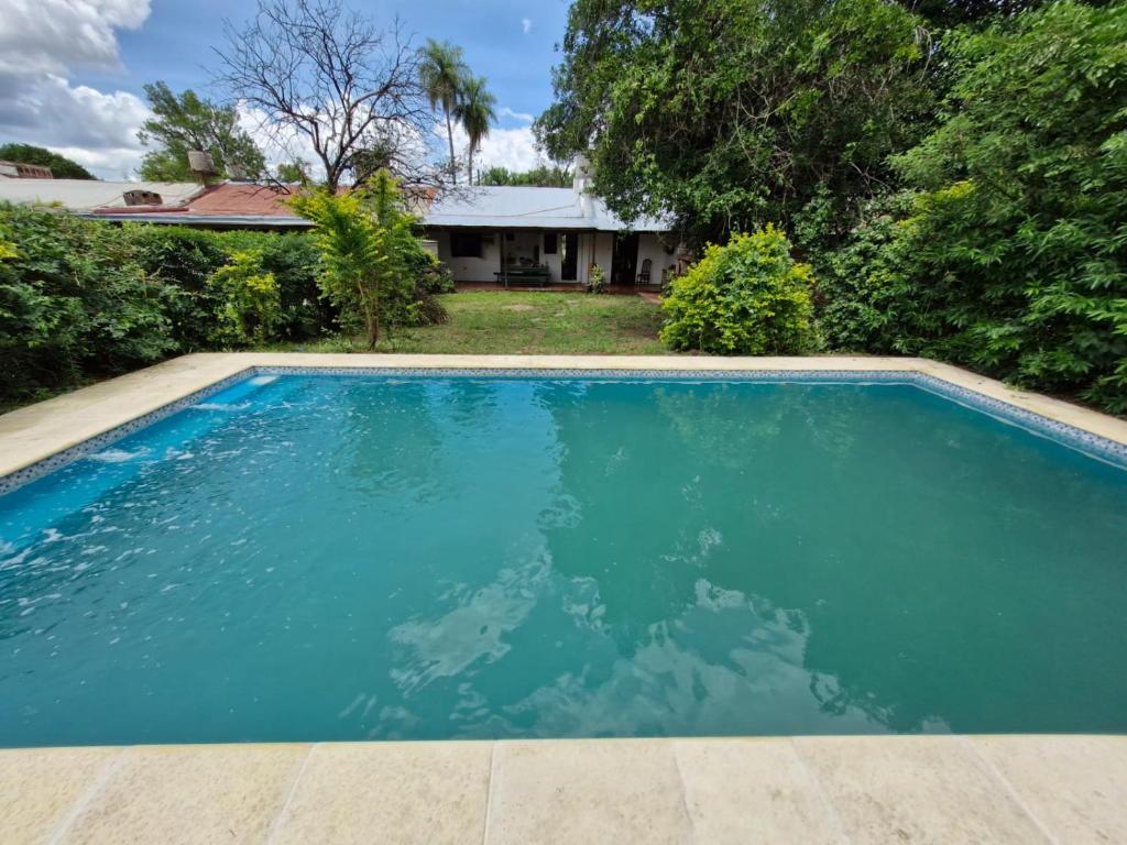 Casa con Pileta en el Paso - 1