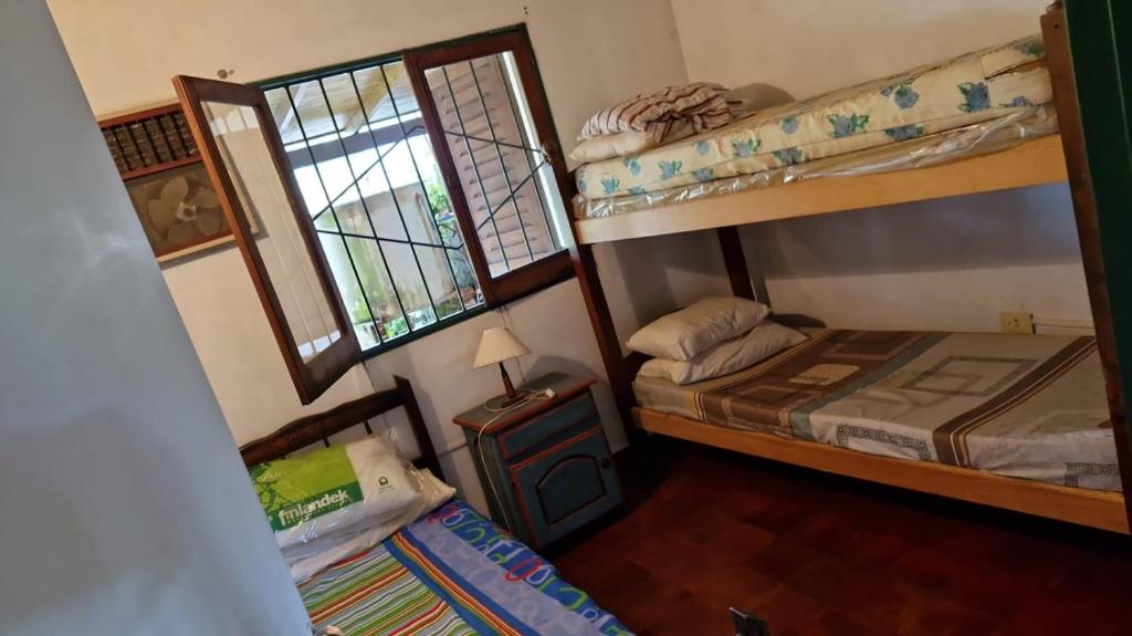 Casa con Pileta en el Paso - 2