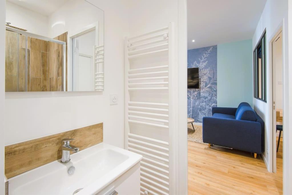 Spacious T2 Near the Halles and the Harbour - 3