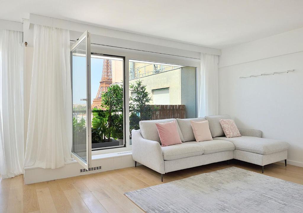 Top Floor Million Dollar View Eiffel Tower, 2 beds, 4 people - 4