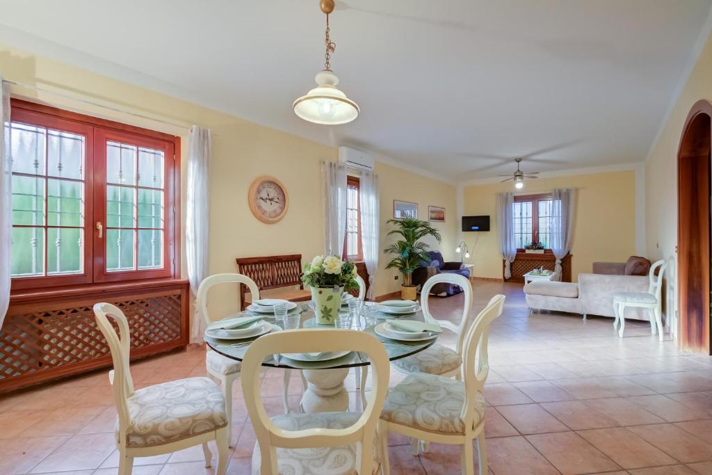 Villa Oasi With Private Pool - Happy Rentals - 5